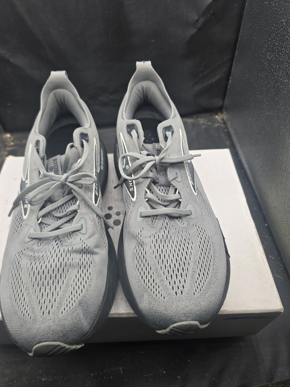 Brooks Men's Athletic Running Shoes in Light Gray and Black